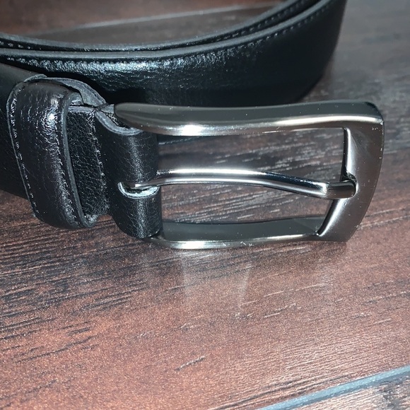 Genuine Leather G.Beene Belt-Casual Dress with Single Prong Buckle, Sz. 42/105. - Picture 2 of 11